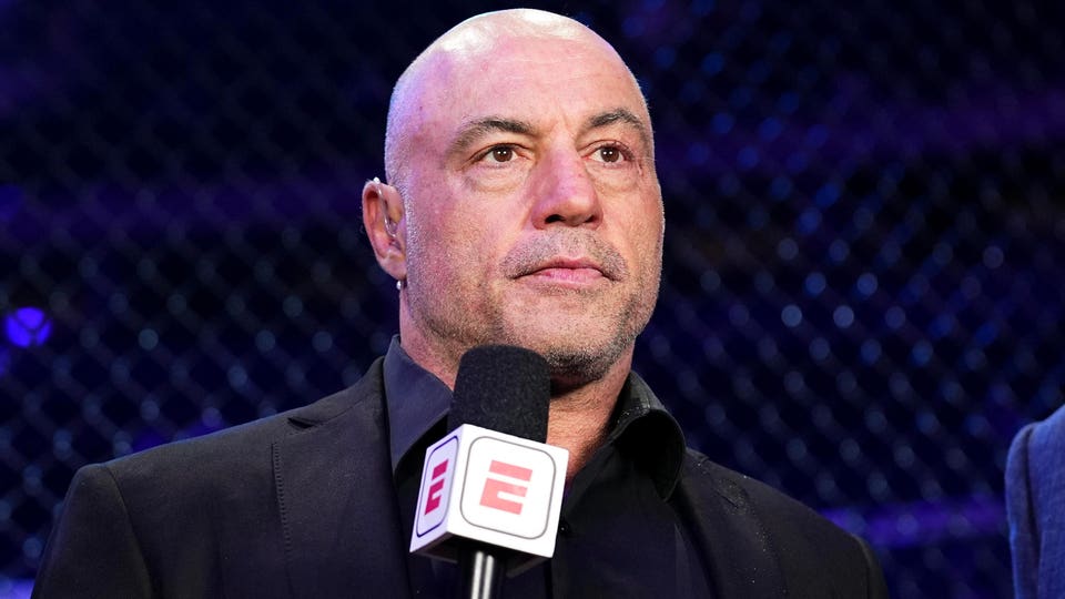Rogan Says Alex Pretti Shouldn’t Have Been Shot—But There’s ‘Nuance’ To ...