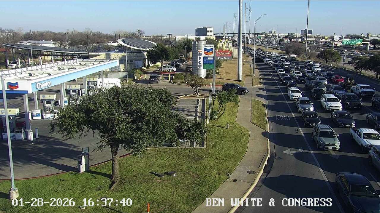 Rush-hour crash on major Texas highway causes hour-long delays<br><br>