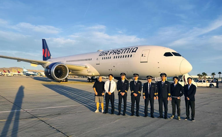 에어프레미아 운항 승무원들의 모습. /에어프레미아 제공