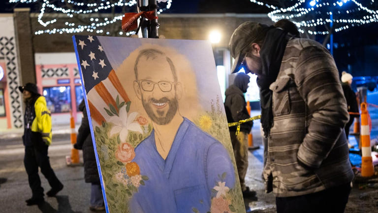 Two federal agents placed on administrative leave in wake of Alex ...
