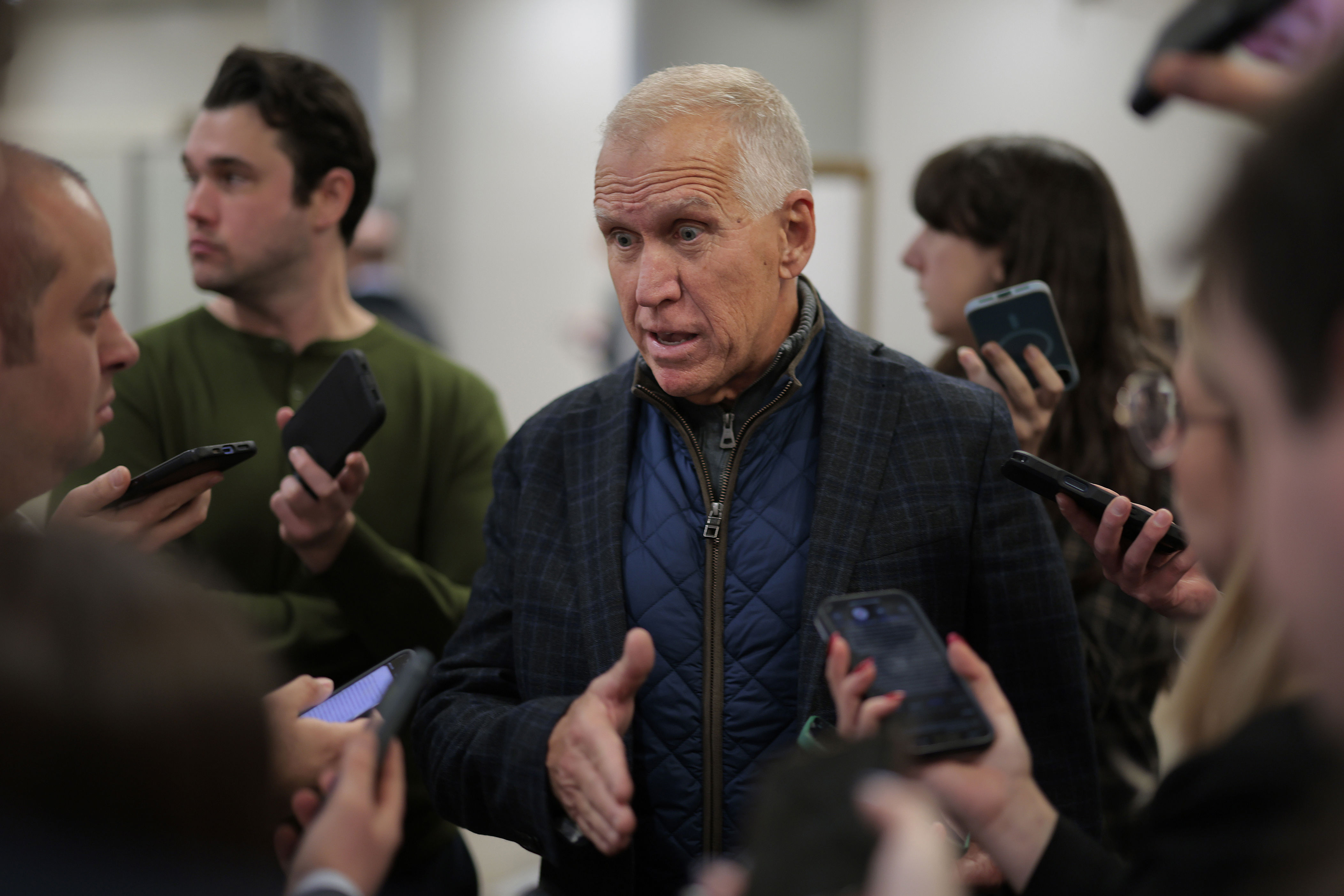 Republican senator shifts Trump insult toward Kristi Noem, Stephen Miller<br><br>