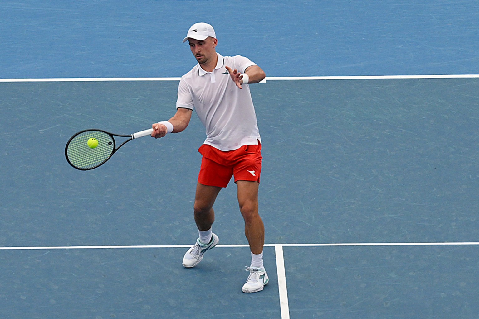 Cudowny powrót Polaka w drugim secie. 114 minut gry o finał Australian Open