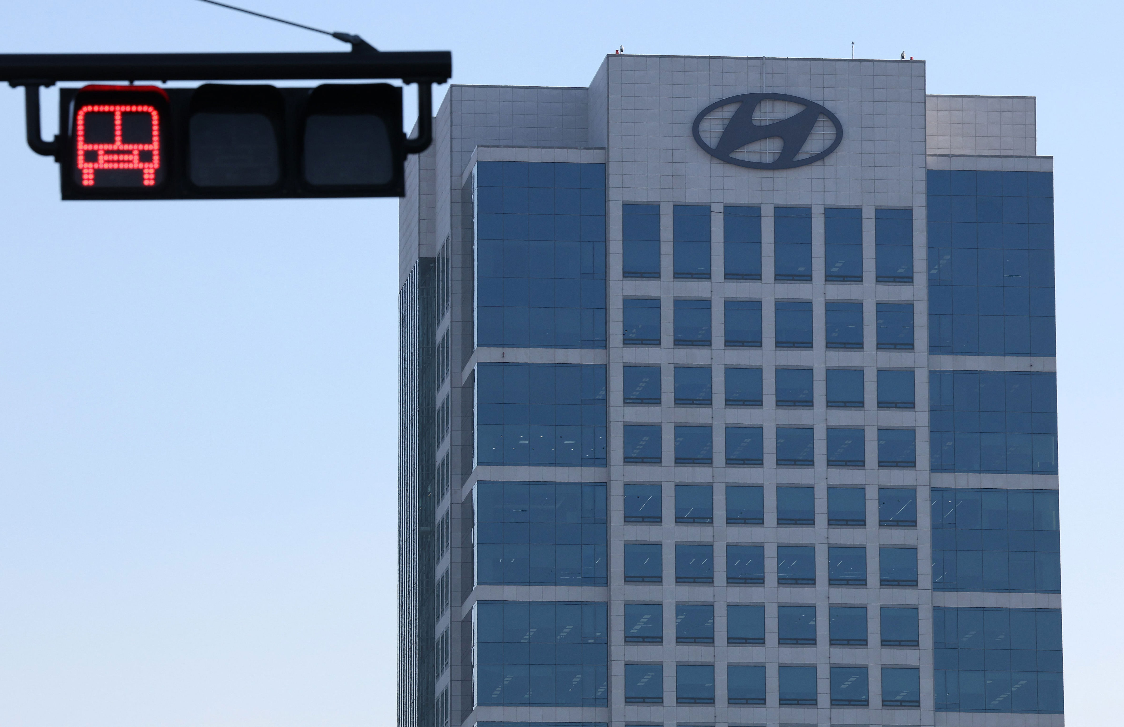 Hyundai Motor's operating profit drops 19.5% amid US tariff losses