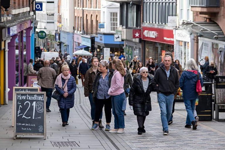 Major UK high street retailer racing to avoid collapse - 40 stores at risk