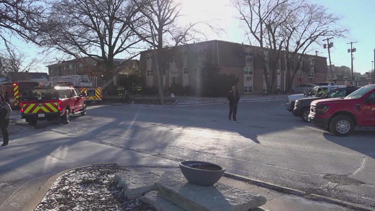 Crews respond to Rock Island apartment fire