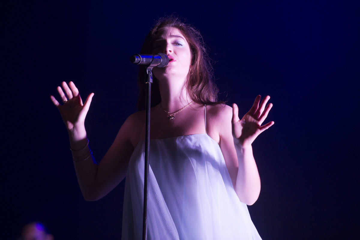 Lorde's 'Ribs' becomes her third song to surpass 1 billion streams on ...