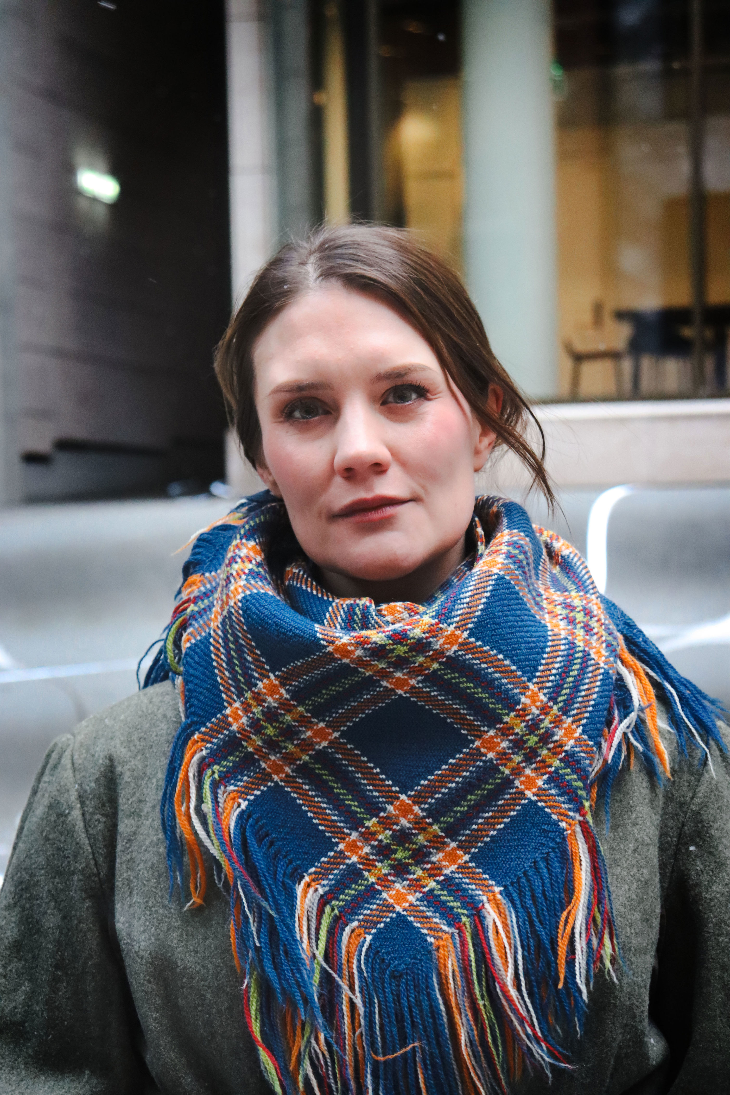 Isalill Kolpus gjør bokdebuten med «detektivromanen» med tittel «Hvem brente John Savio?», der hun dykker ned i sin egen slektshistorie. Foto: Julie Engvik / Handout / NTB