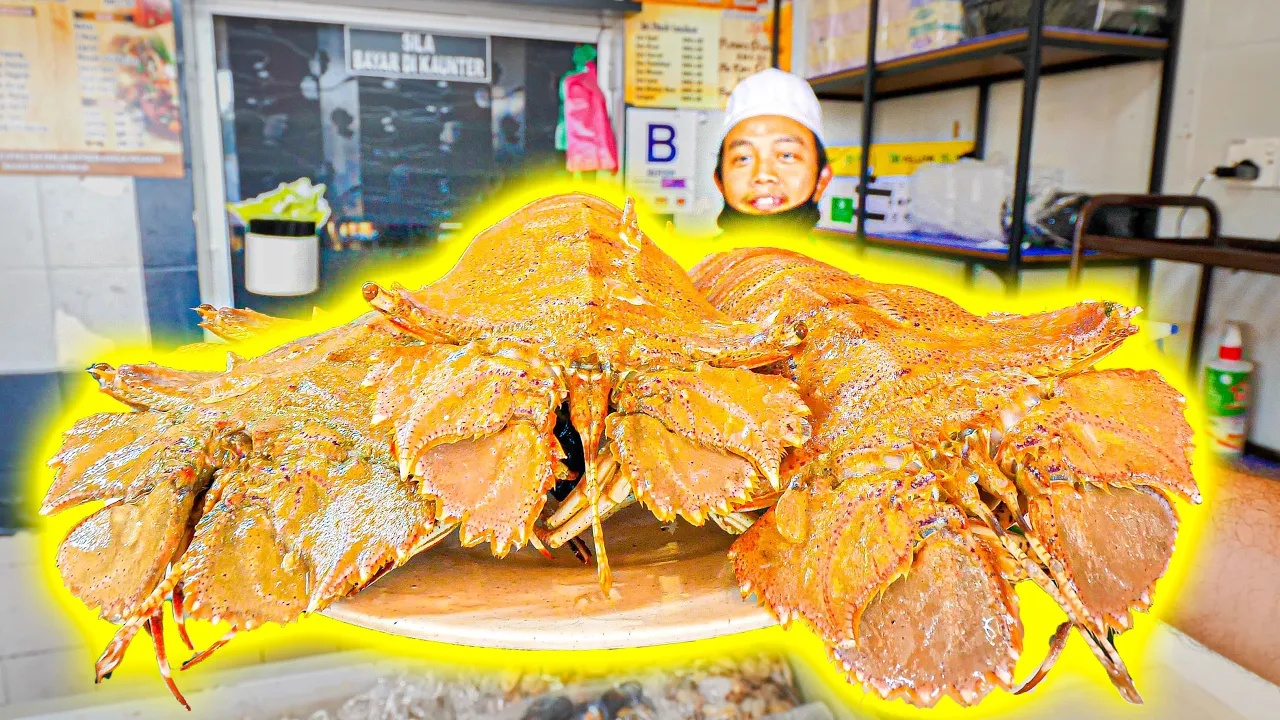 Giant alien lobster in Malaysia: spicy shellfish cooked for maximum heat