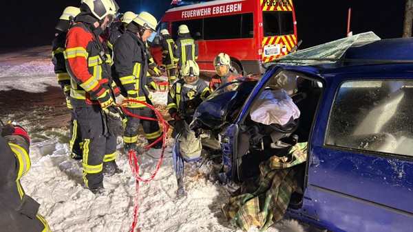 Schne Schwerer Unfall Ungarn Bilder