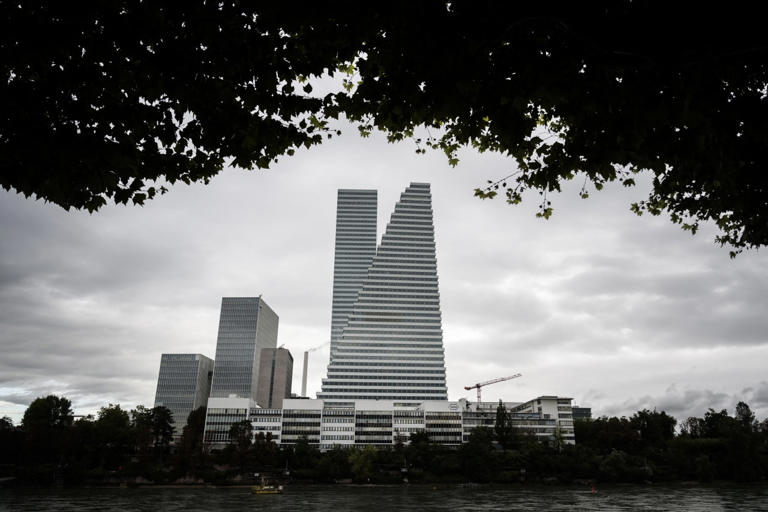 Roche forecasts 2026 growth, cites drug-pipeline strength