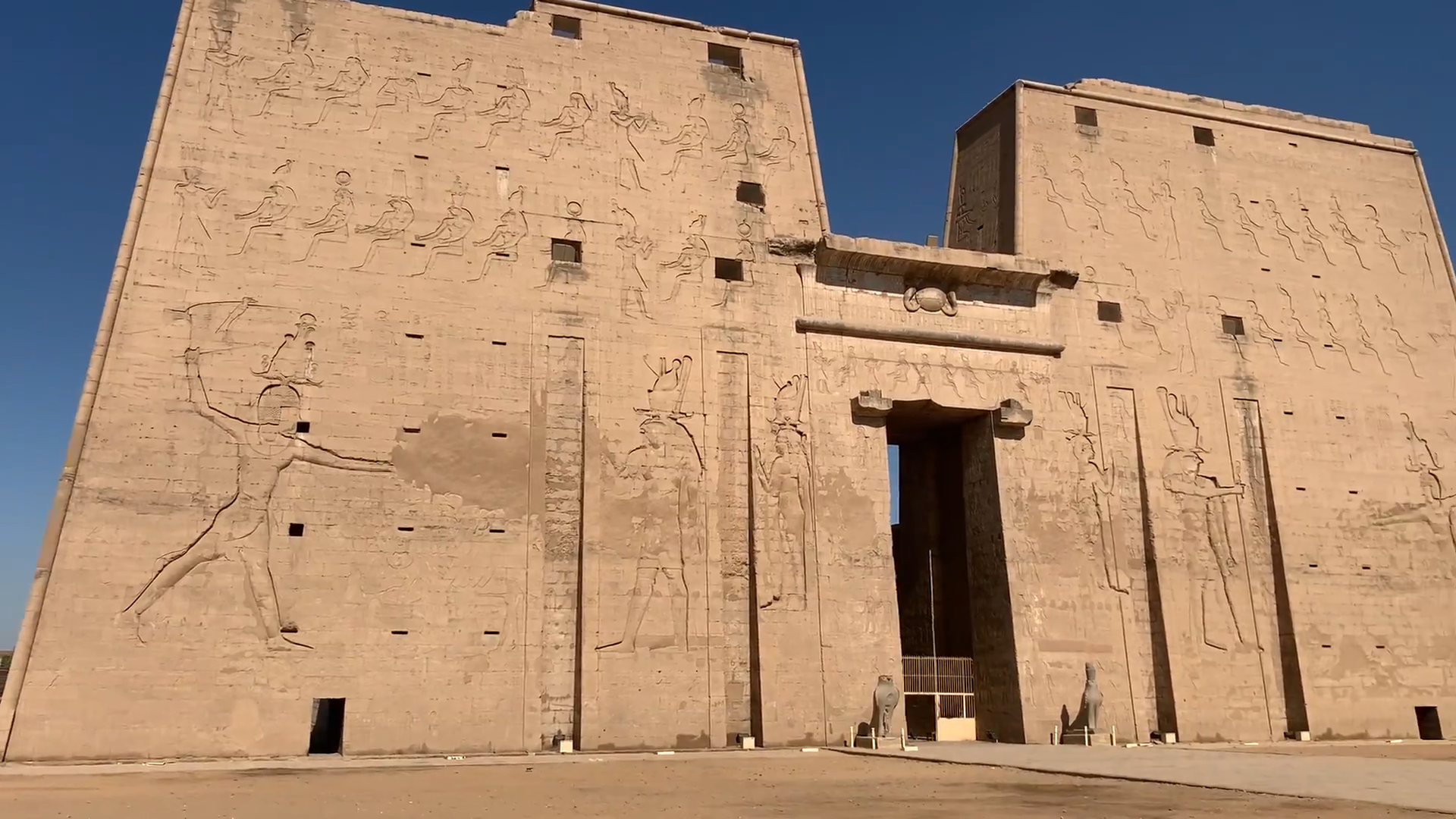 The Egyptian temple that mentions a sunken island