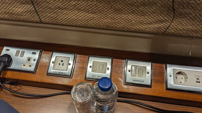 49 Times People Spotted Such Creative Solutions At Their Hotels, They Just Had To Share