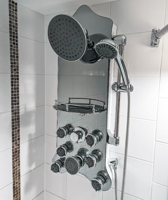 49 Times People Spotted Such Creative Solutions At Their Hotels, They Just Had To Share