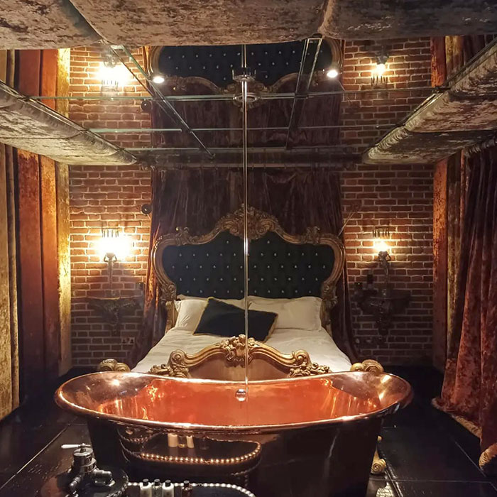 49 Times People Spotted Such Creative Solutions At Their Hotels, They Just Had To Share