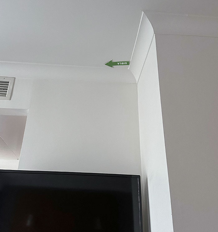 49 Times People Spotted Such Creative Solutions At Their Hotels, They Just Had To Share