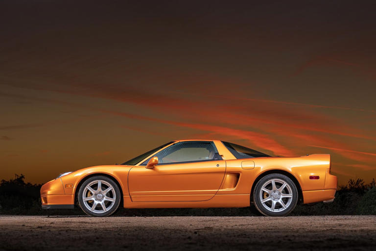 See this 2004 Acura NSX-T with manual transmission