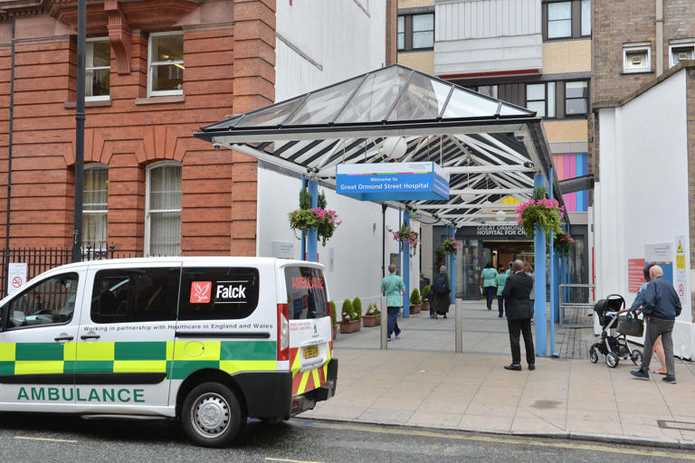 Teen left in 'horrifying' pain by disgraced Great Ormond St surgeon