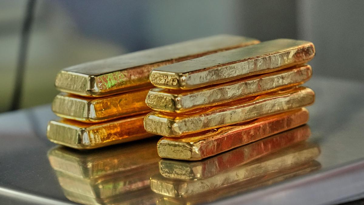 El oro sigue sin techo y perfora los 5.500 dólares