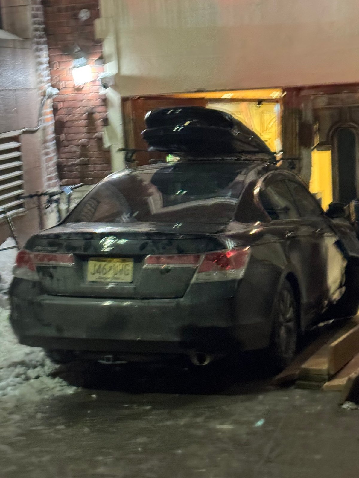 Man arrested after car repeatedly rams into synagogue in New York City<br><br>