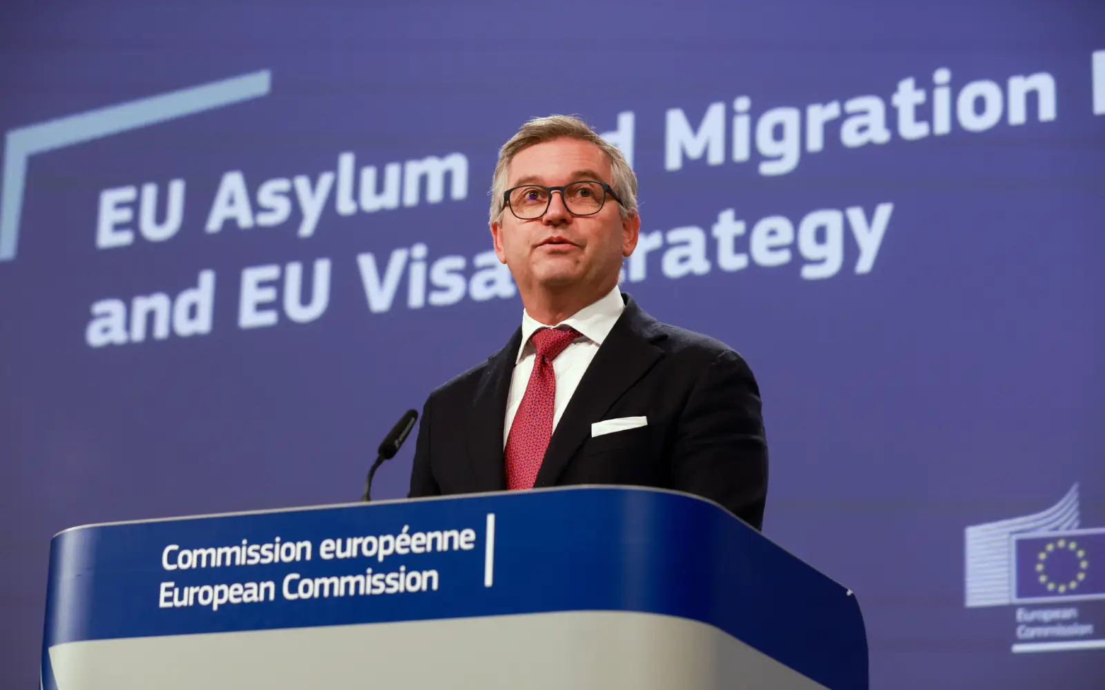 EU eyes migration clampdown with push on deportations, visas