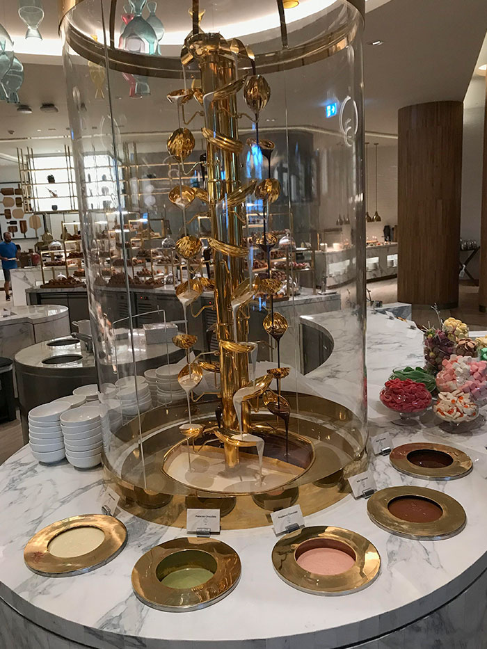 49 Times People Spotted Such Creative Solutions At Their Hotels, They Just Had To Share