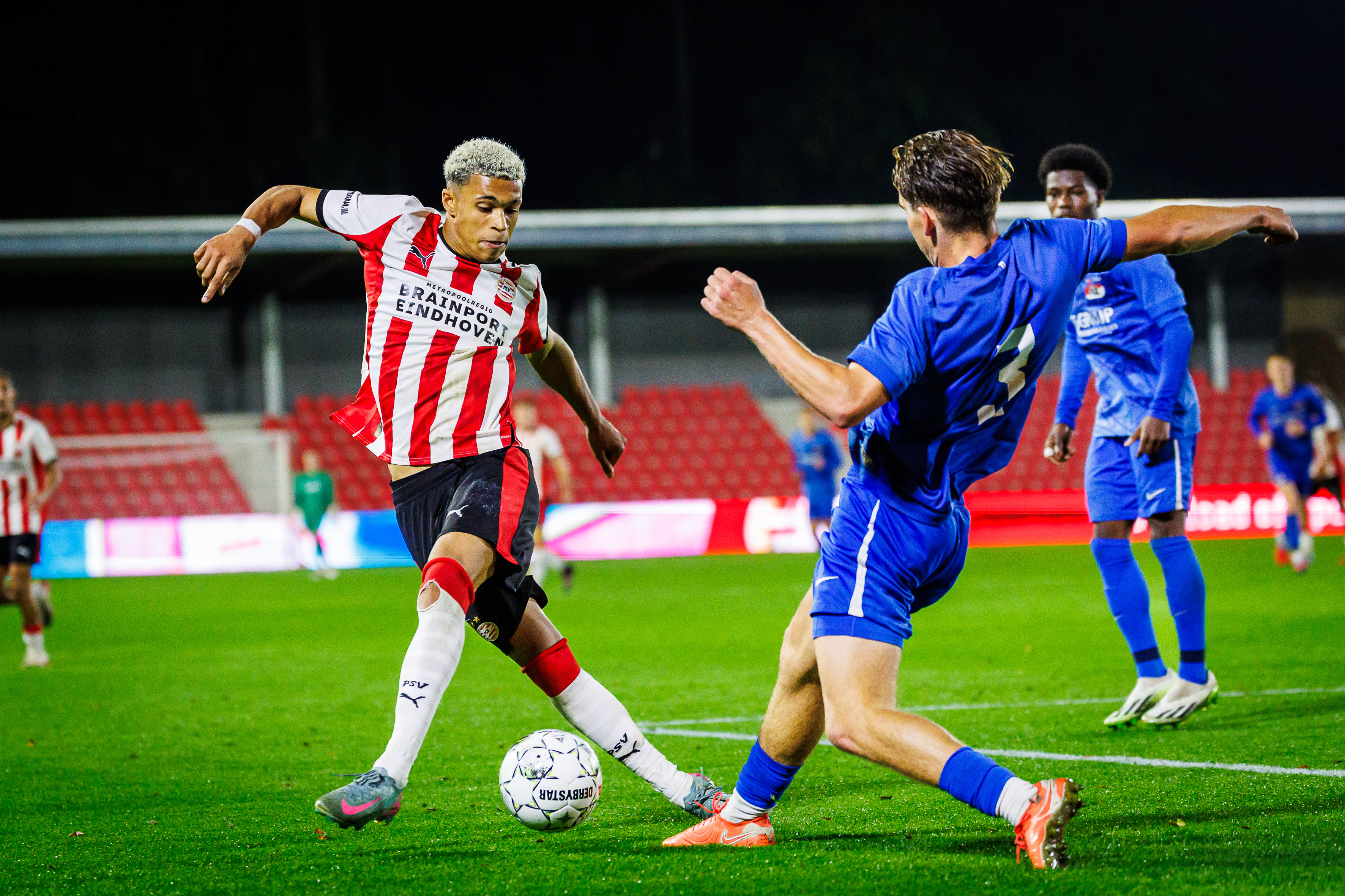 Jong PSV stroomt verder leeg: Leipzig slaat toe bij Thomas