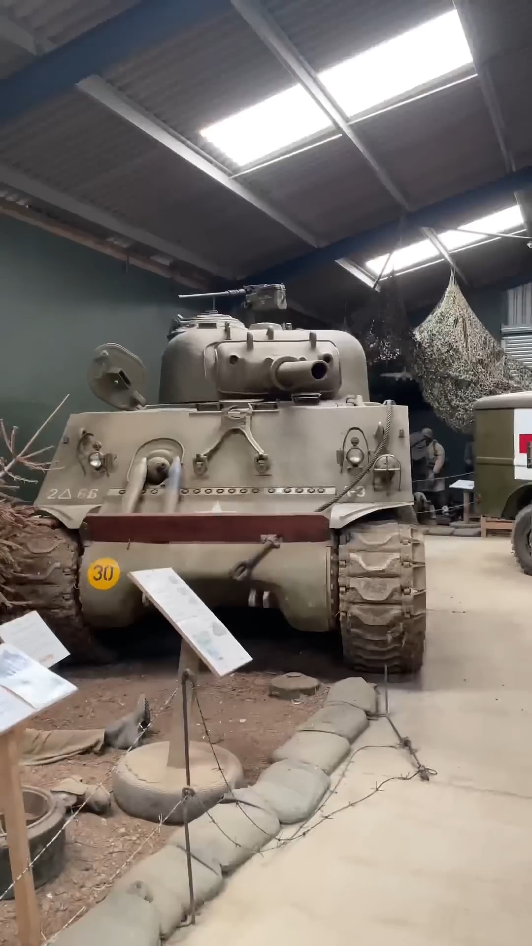 How to aim a WW2 Sherman tank!