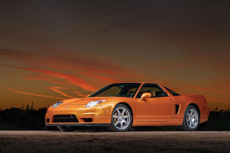 See this 2004 Acura NSX-T with manual transmission