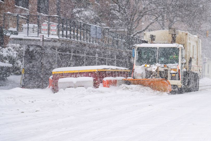 Winter storm Gianna barrels toward New York with brutal cold snow and ...
