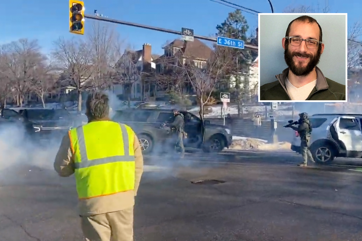 Video shows aftermath of first confrontation between Pretti and agents