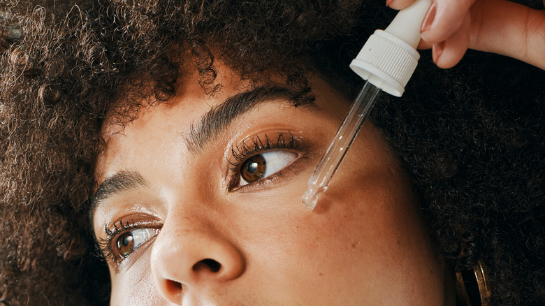 Tips for wearing makeup while dealing with retinol peeling