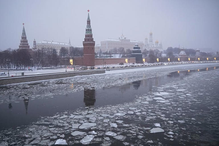 Moscow records heaviest snowfall in more than 200 years, meteorologists say