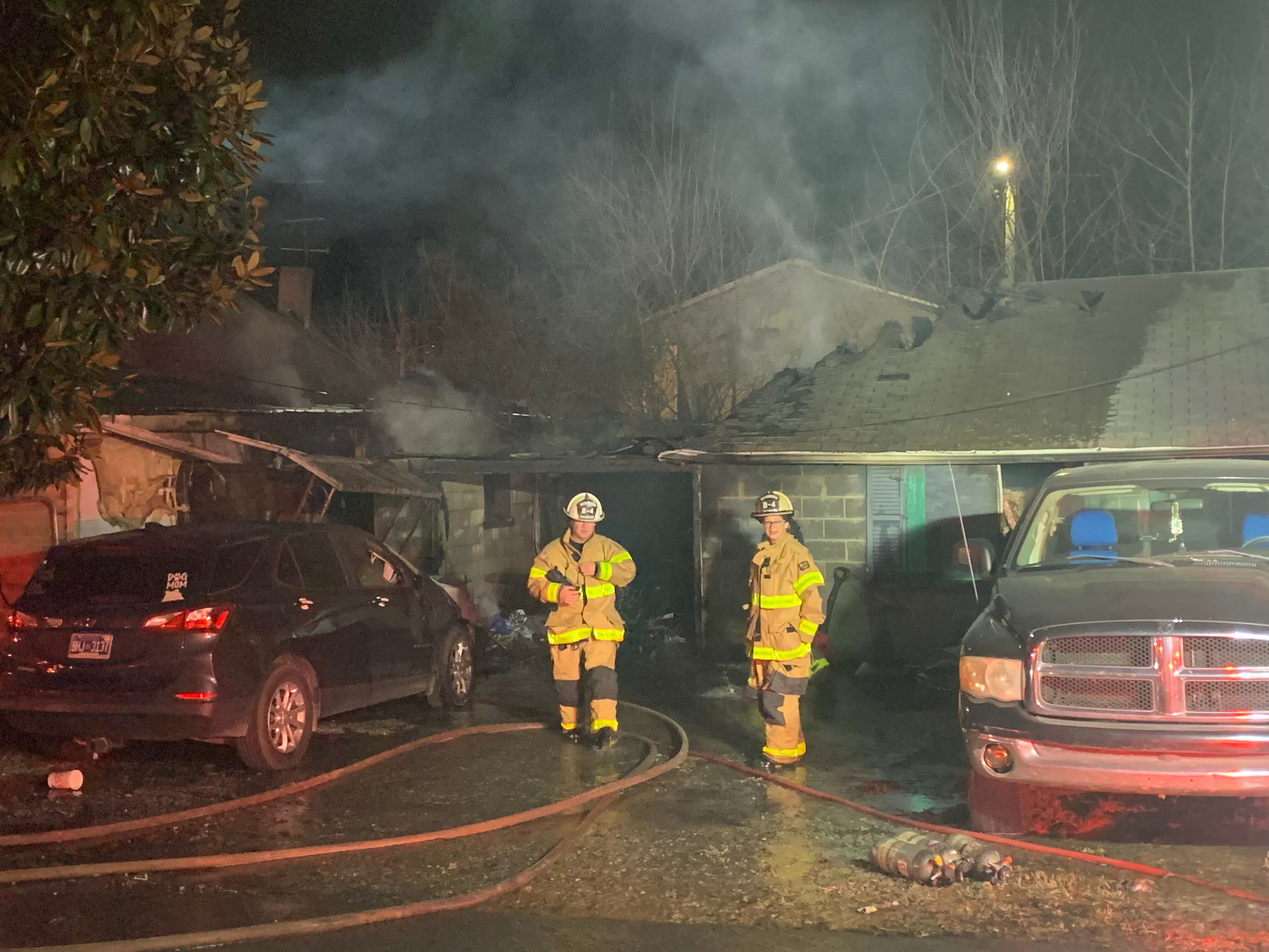 Man charged with arson after Knoxville house fire with 7 people inside