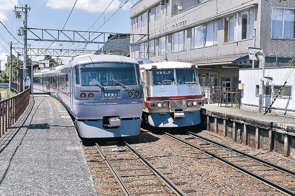 舟橋駅到着「あなたの曲で」 村と富山地鉄、車内メロディーの権利販売