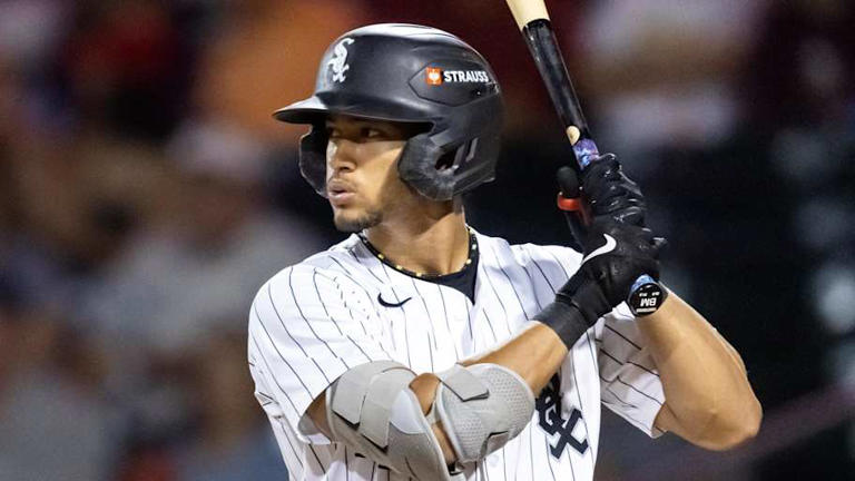White Sox invite 22 players to spring training