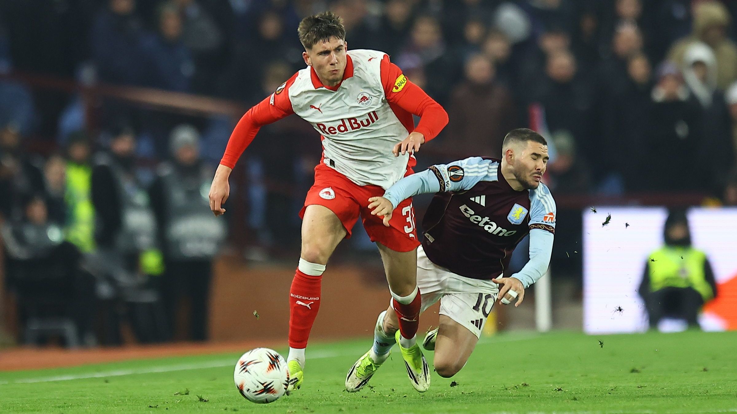 Niederlage bei Aston Villa: Salzburg verspielt 2:0-Führung und verpasst ...
