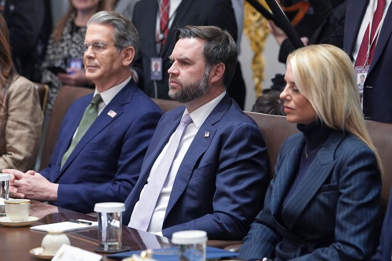 Fox News fans mock JD Vance after President Trump calls him out during ...