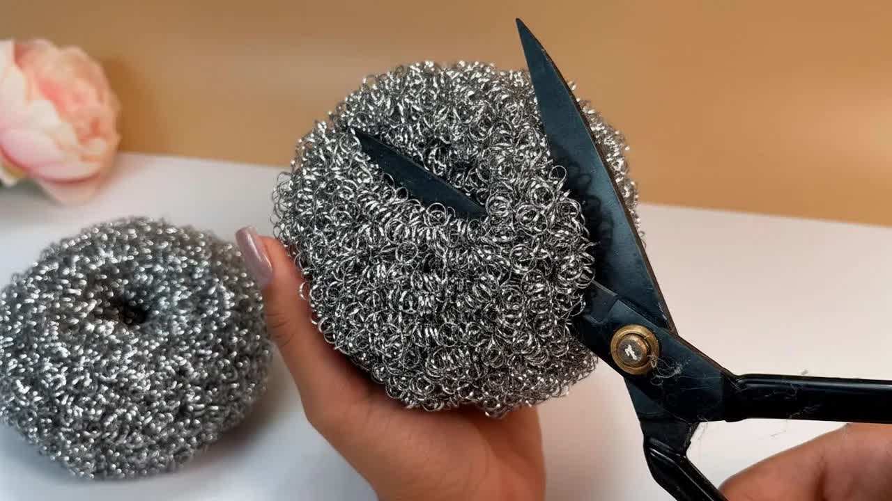 I saw it in an expensive store and made it myself! Genius metal sponges ...