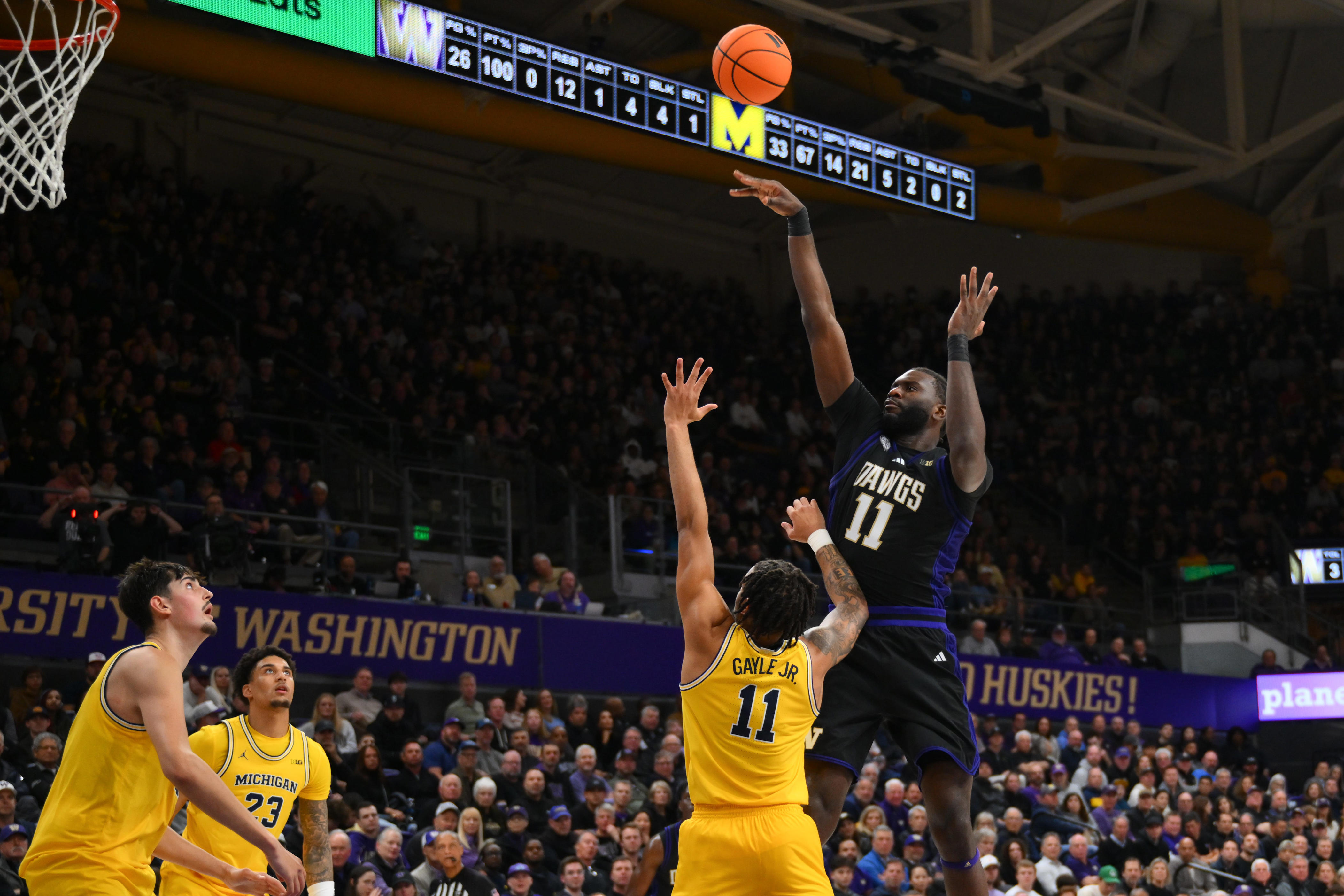 Franck Kepnang's double-double keys Washington's victory over Oregon
