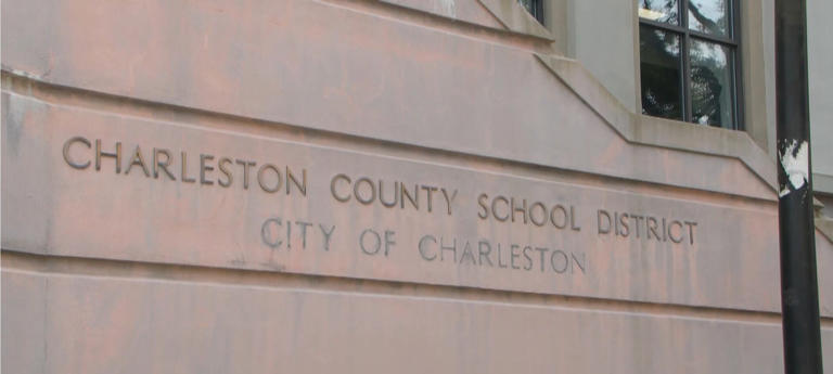 Charleston County School District approves AI policy for classrooms