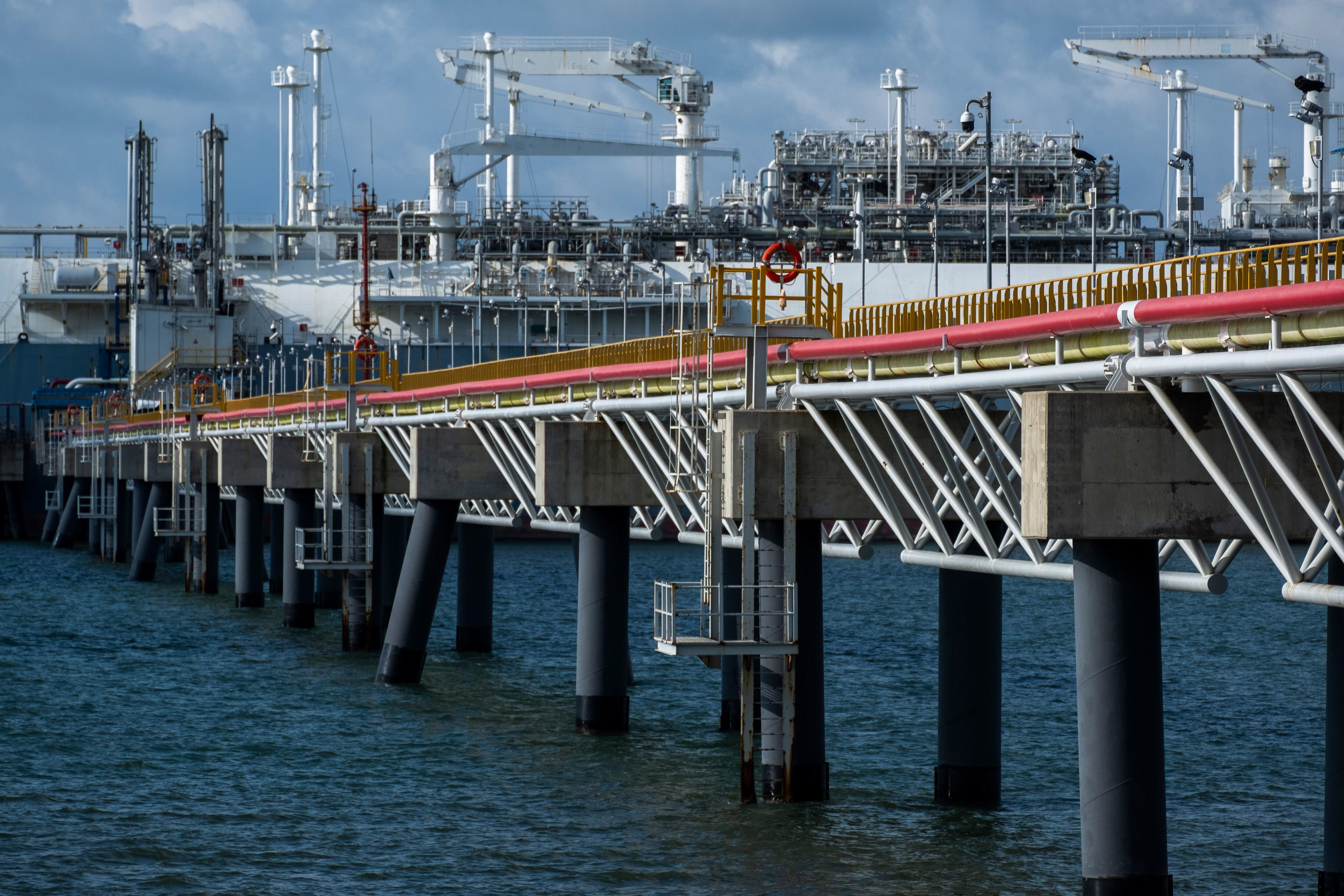 Colombia busca asegurar suministro de gas con nueva terminal de GNL