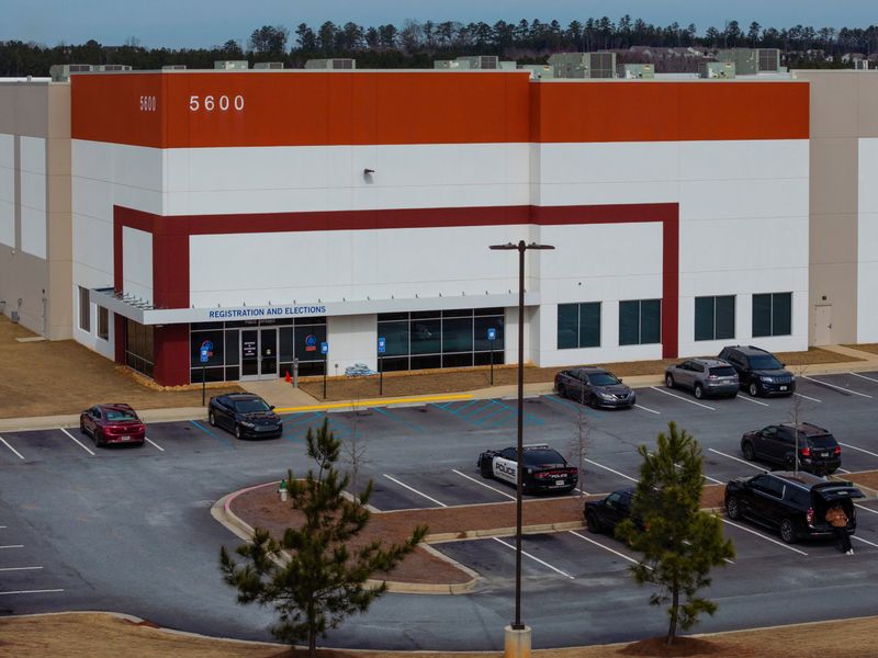 Democrats ask top US spy to explain presence at FBI raid on election facility<br>