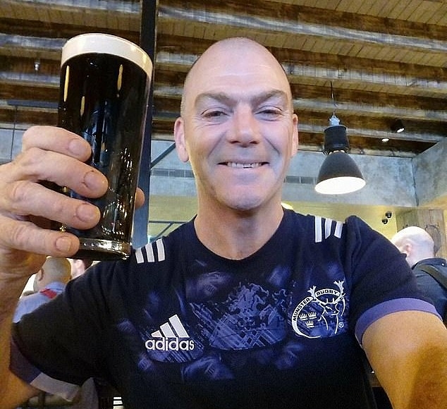 Đấm kẻ giật dây chuyền của khách, tài xế xe buýt bị sa thải