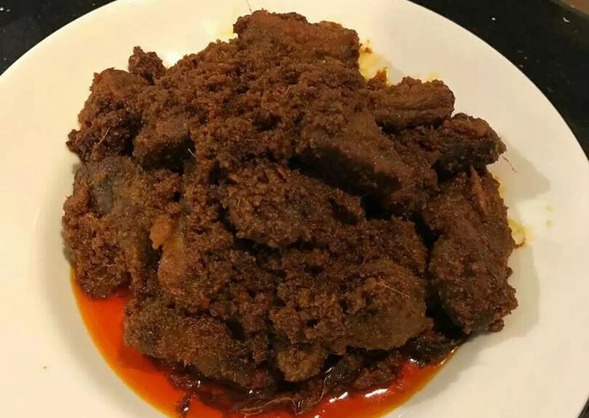 Cara masak rendang daging sapi khas Padang gurih, berbumbu rempah