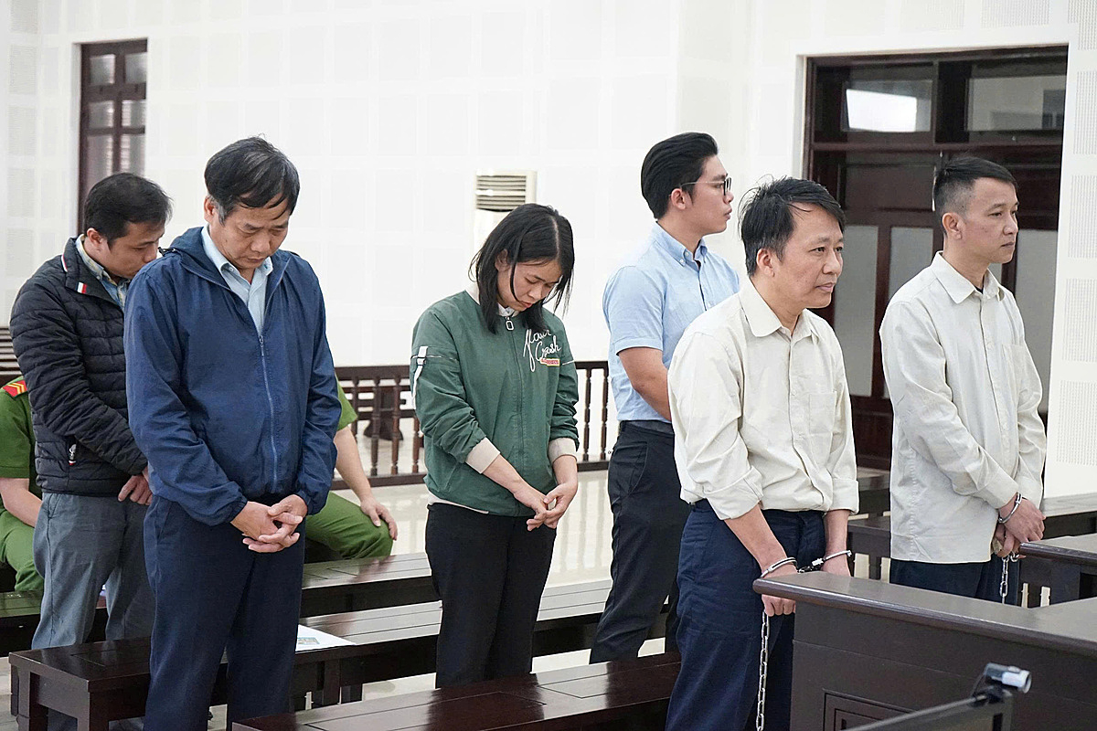 Sáu người thông đồng đẩy giá đấu giá mỏ cát lên hơn 306 lần