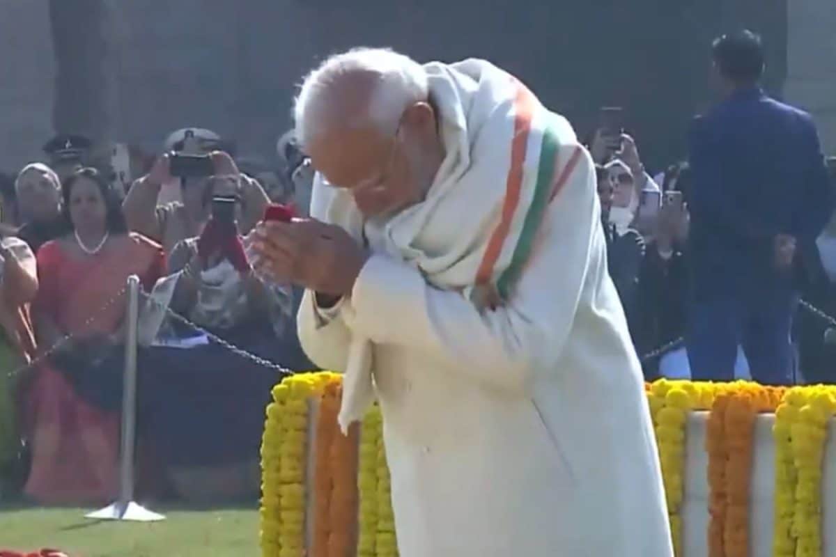 PM Modi pays tribute to Mahatma Gandhi on 78th death anniversary at Raj ...