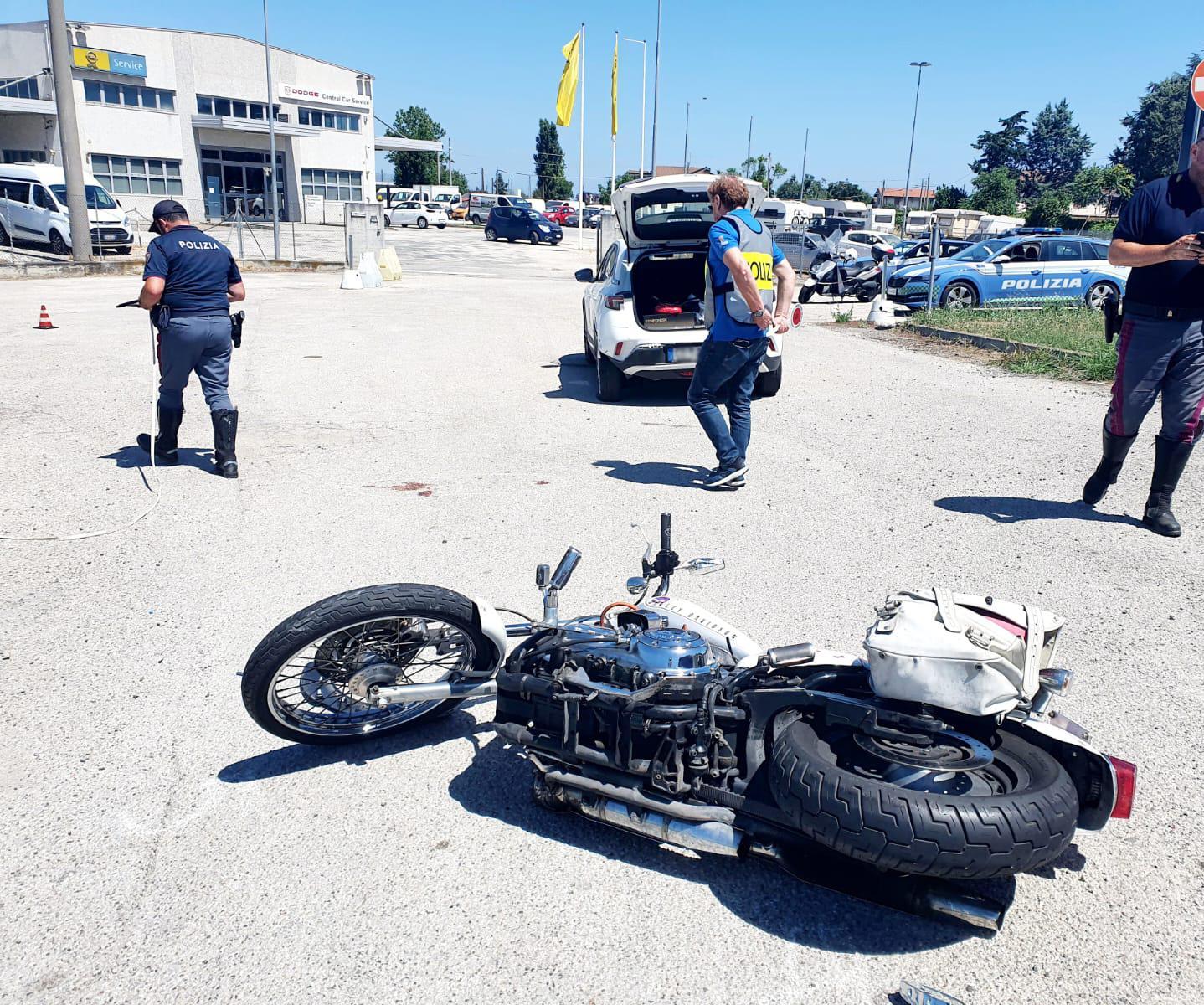 Schianto in moto, resta tetraplegica. Vita sospesa tra cure e ...