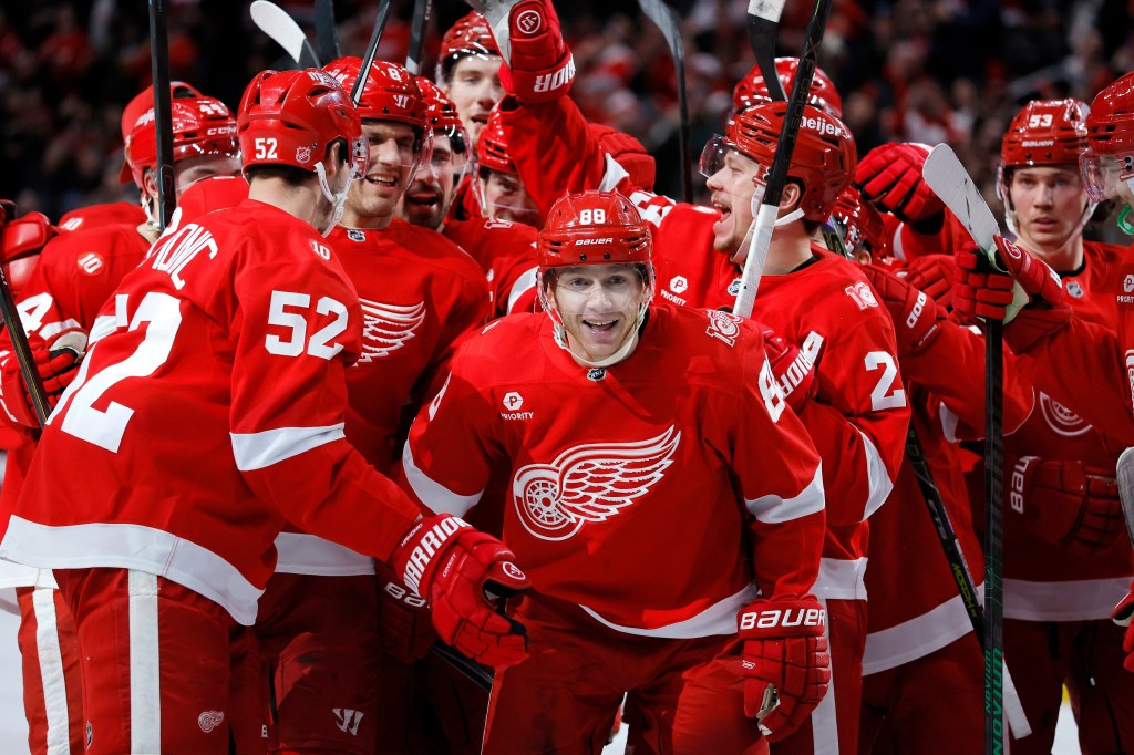 Patrick Kane becomes top American-born scorer in NHL history