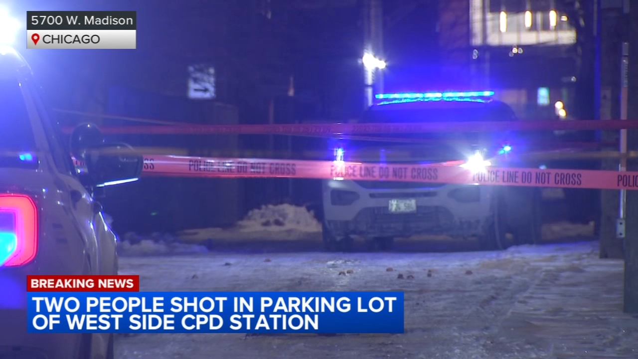 2 shot in parking lot of Chicago police station on West Side, CPD says
