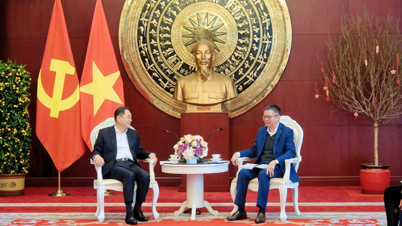 Đại sứ Phạm Thanh Bình hội kiến Hội trưởng Hội Hữu nghị đối ngoại nhân dân Trung Quốc Dương Vạn Minh